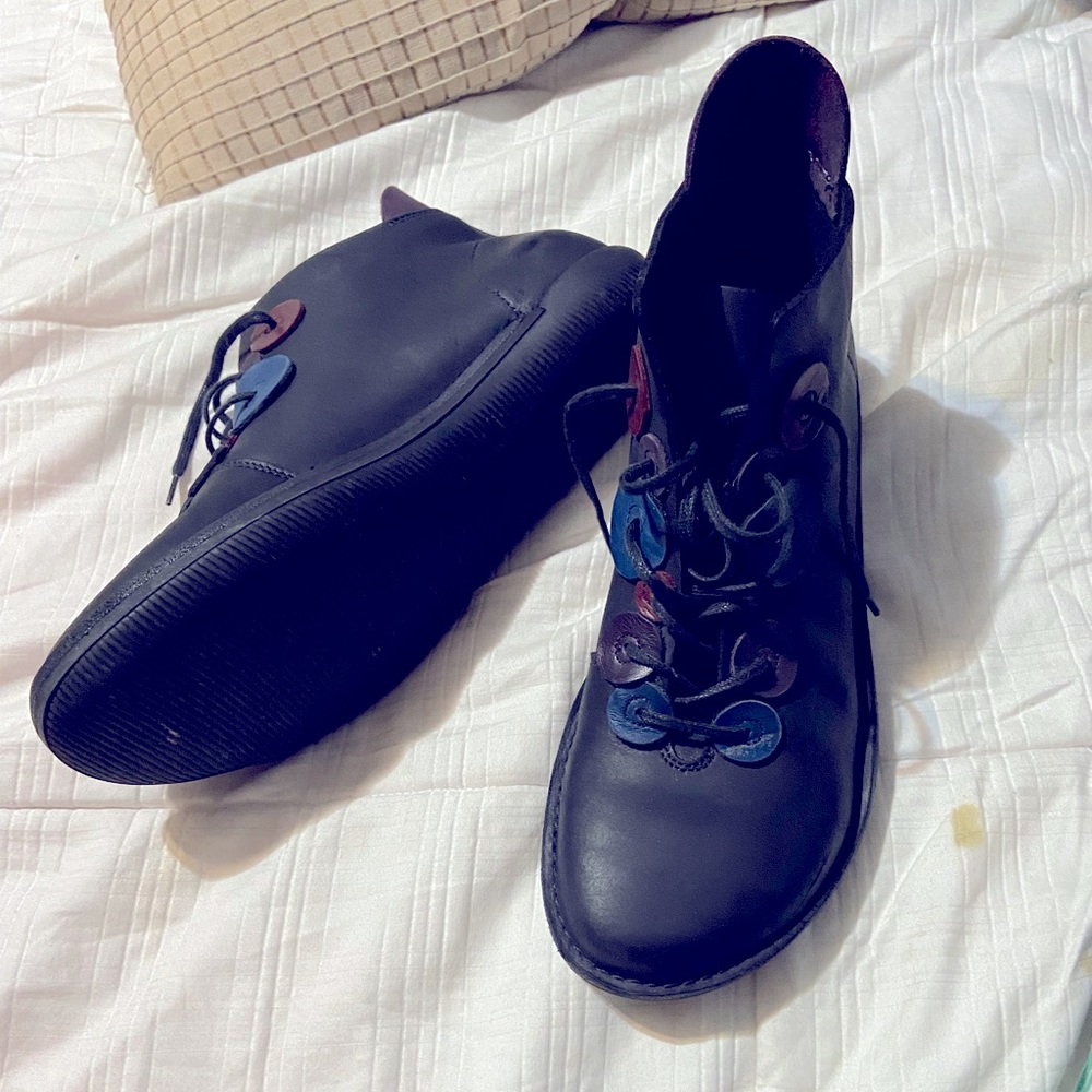 Super rare loints of Holland boots